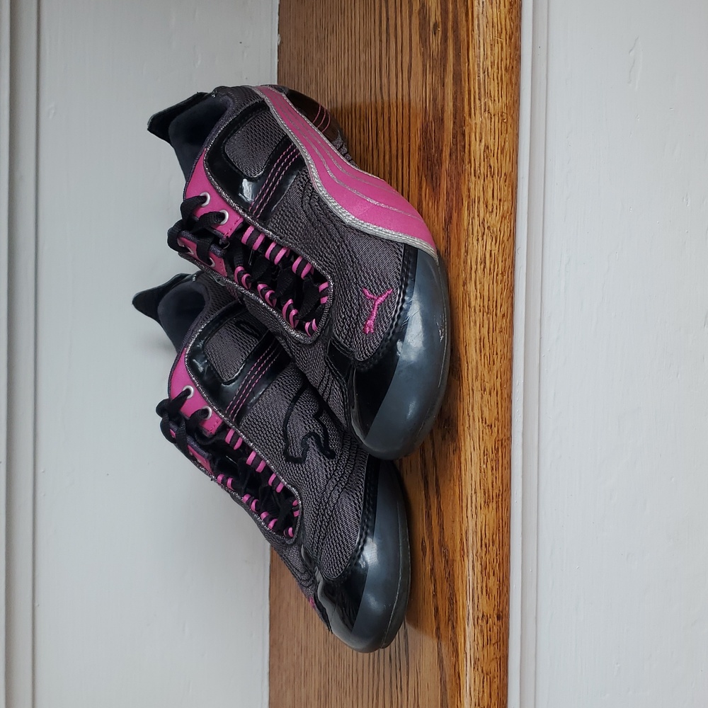 Puma Sport Lifestyle Black and Pink Athletic Sneakers, 6